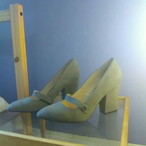 Chunky heather grey heels